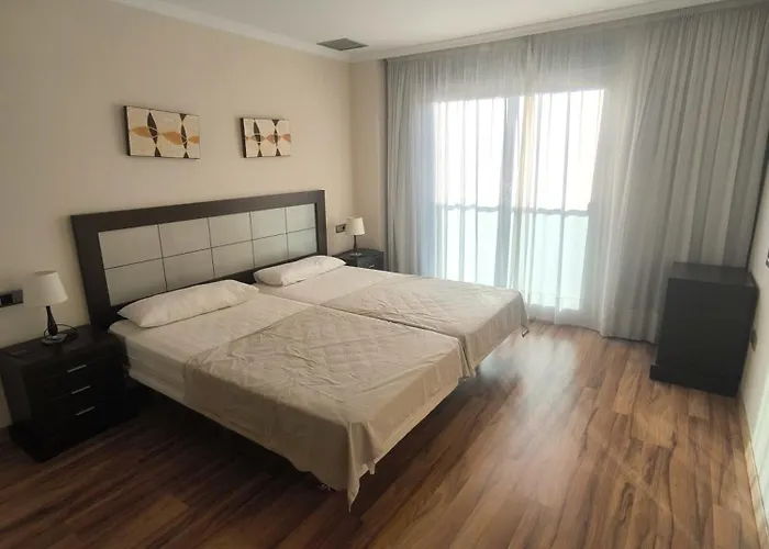 Family Spacious Apartment, Terrace, Kitchen, City View, Free Parking And Wifi