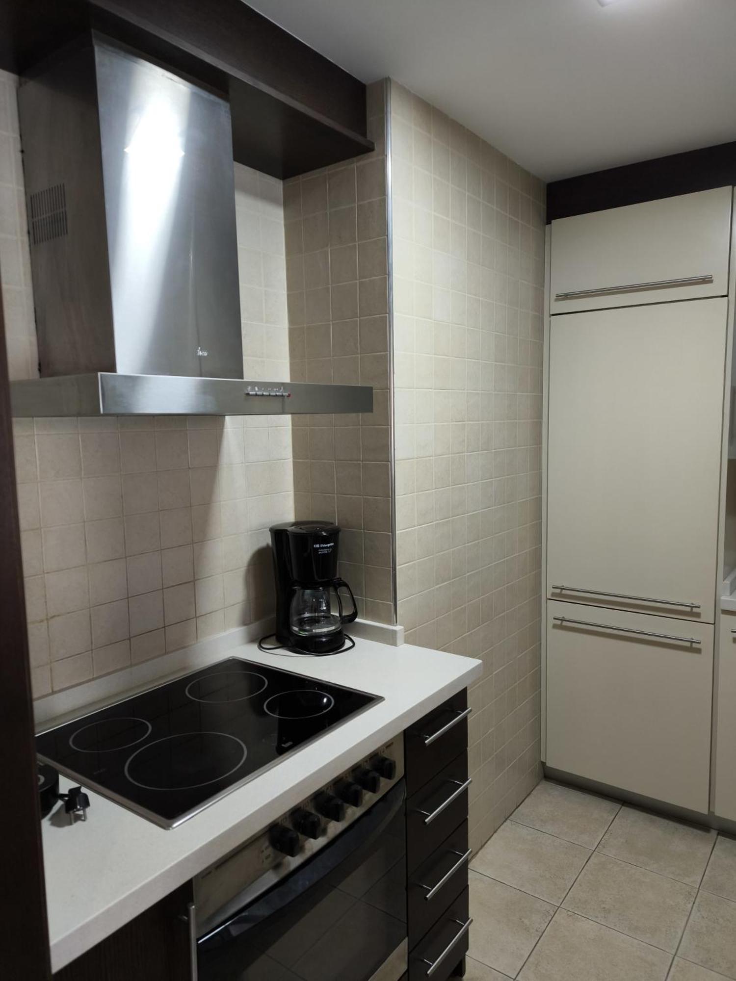 Apartment Family Spacious Apartment, Terrace, Kitchen, View, Free Parking And Wifi *