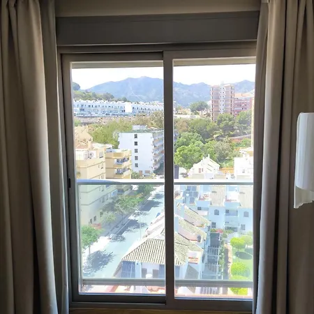 Family Spacious Apartment, Terrace, Kitchen, City View, Free Parking And Wifi Benalmádena Exterior photo