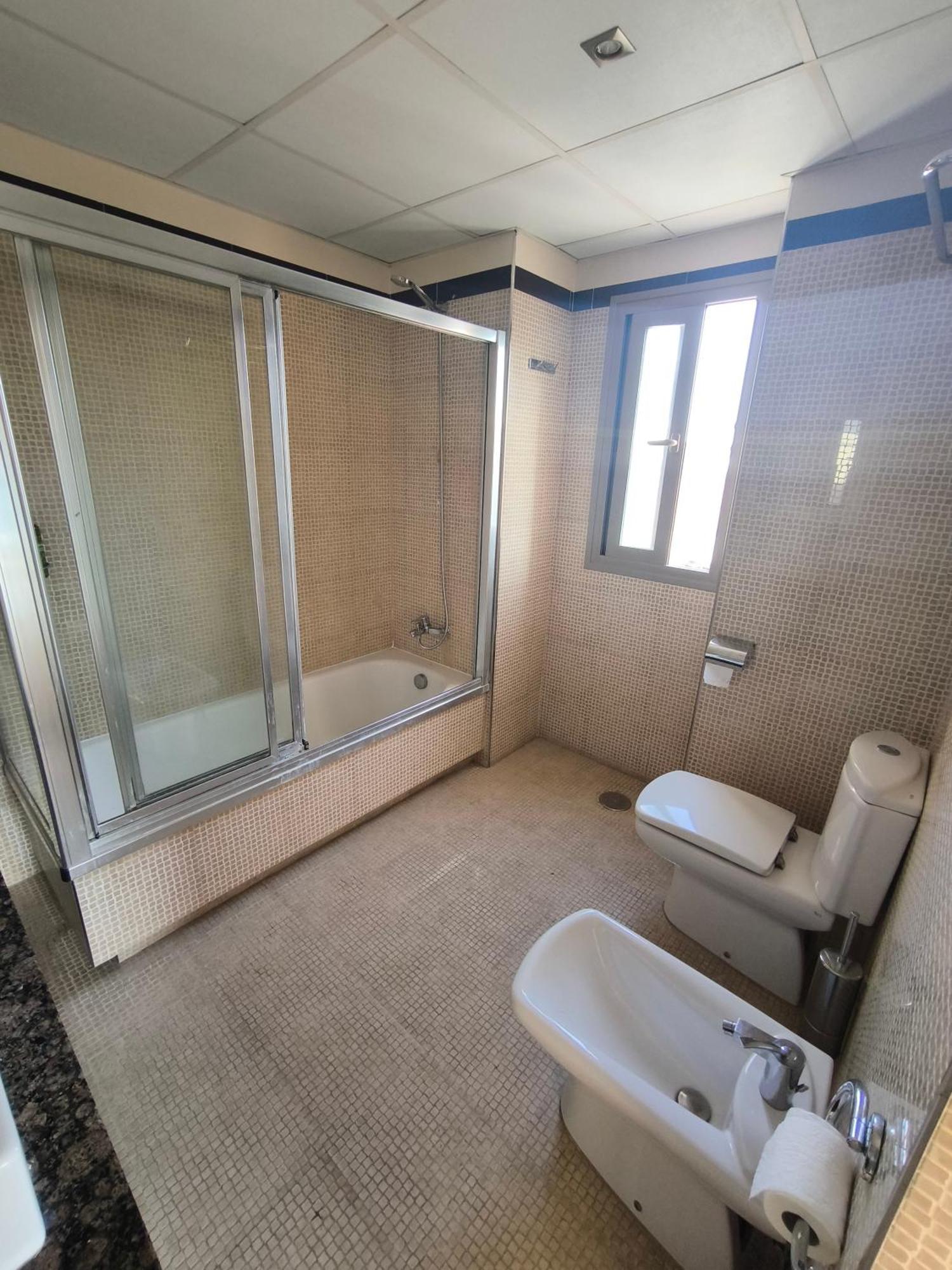 Family Spacious Apartment, Terrace, Kitchen, View, Free Parking And Wifi Apartament Benalmádena