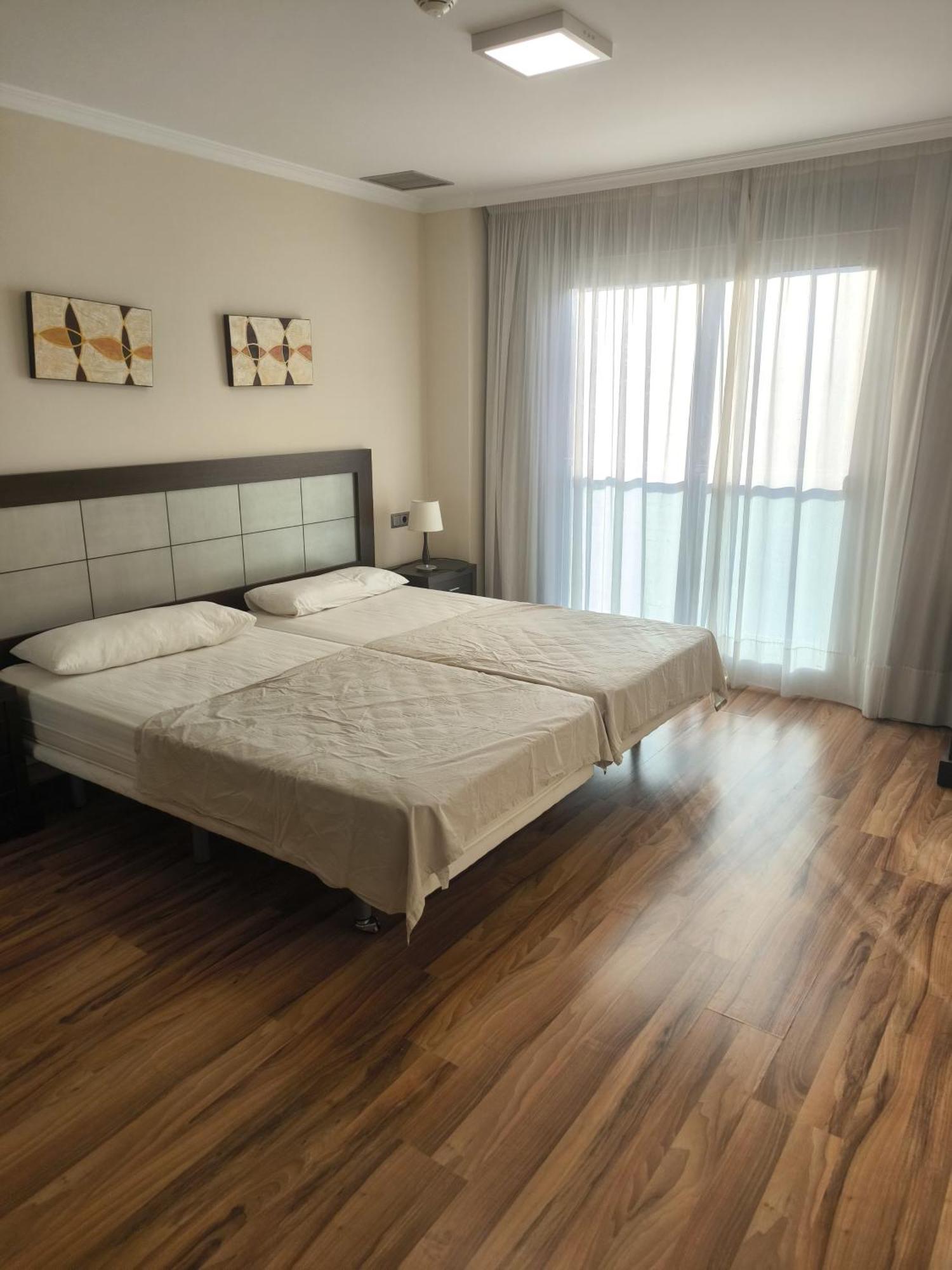 Apartament Family Spacious Apartment, Terrace, Kitchen, View, Free Parking And Wifi