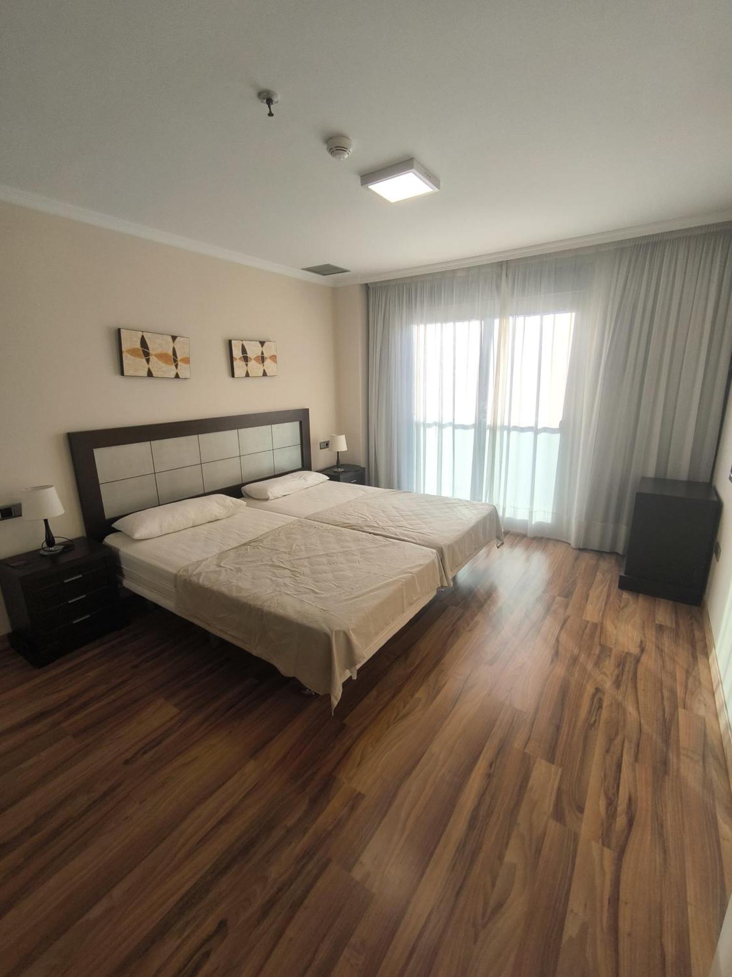 Family Spacious Apartment, Terrace, Kitchen, View, Free Parking And Wifi Appartamento